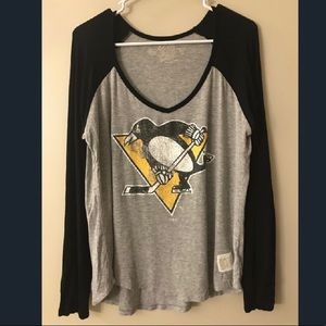Women’s Pittsburgh Penguins long-sleeved top